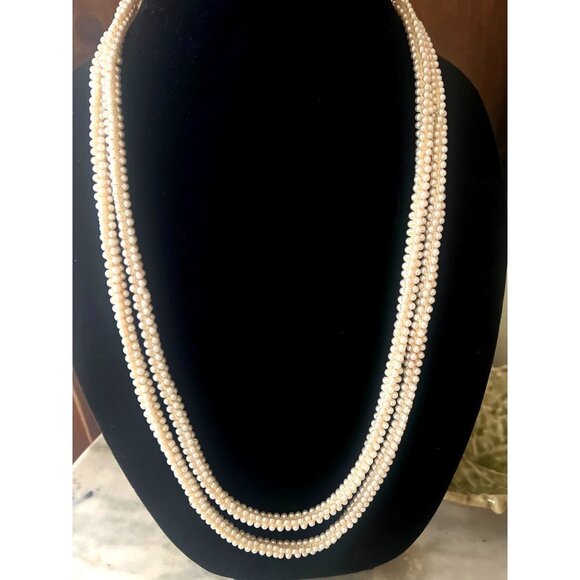 Vintage Jewelry Set Seed Pearl Necklace PLUS Clip Earrings Lightweight Ballet - Picture 1 of 12